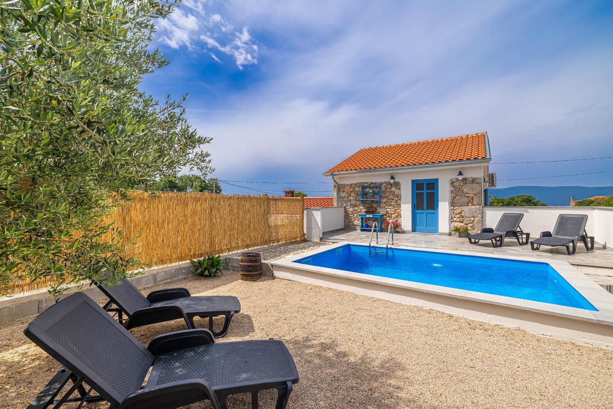 House Kuntenta With Pool And Jacuzzi Skrbčići