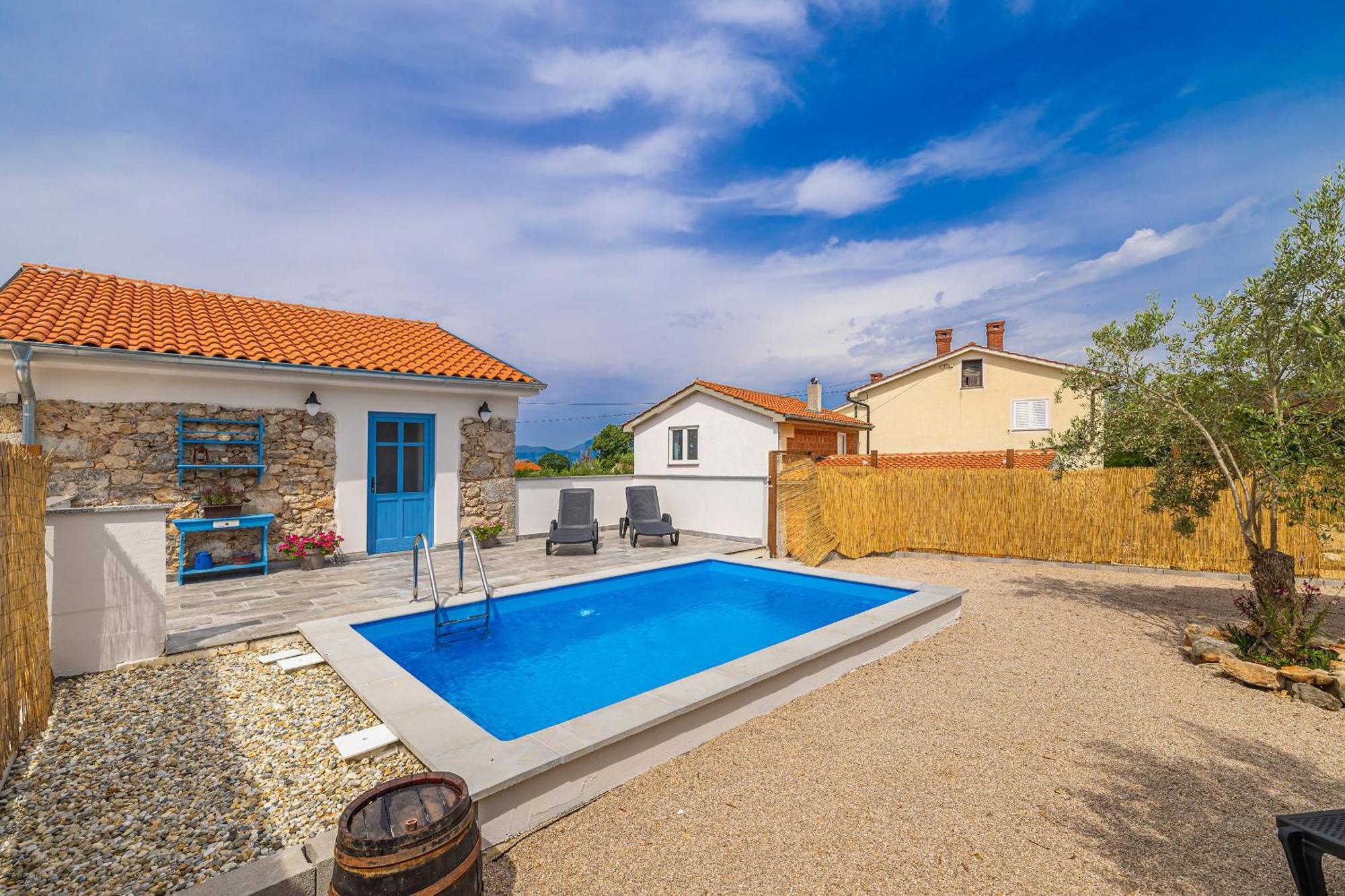 House Kuntenta With Pool And Jacuzzi * Skrbčići